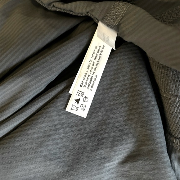 Shambhala Women's Live-In Ease Mid Rise Capri Pants Dark Grey Size Medium - Picture 13 of 16